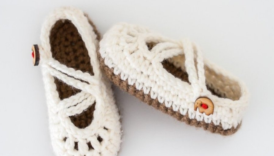 Crochet Mary Jane Slippers (Free Patterns)