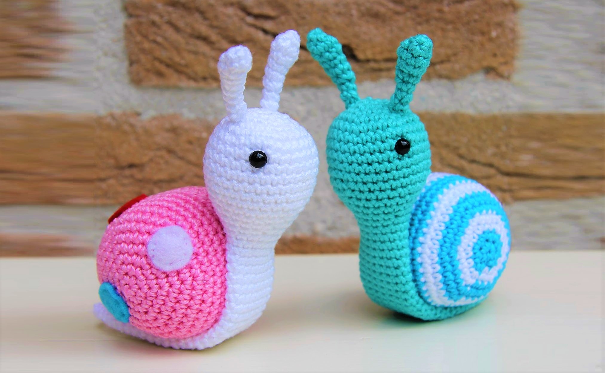 Crochet a Creative Snail to Use as a Pincushion or Toy (Free Pattern)