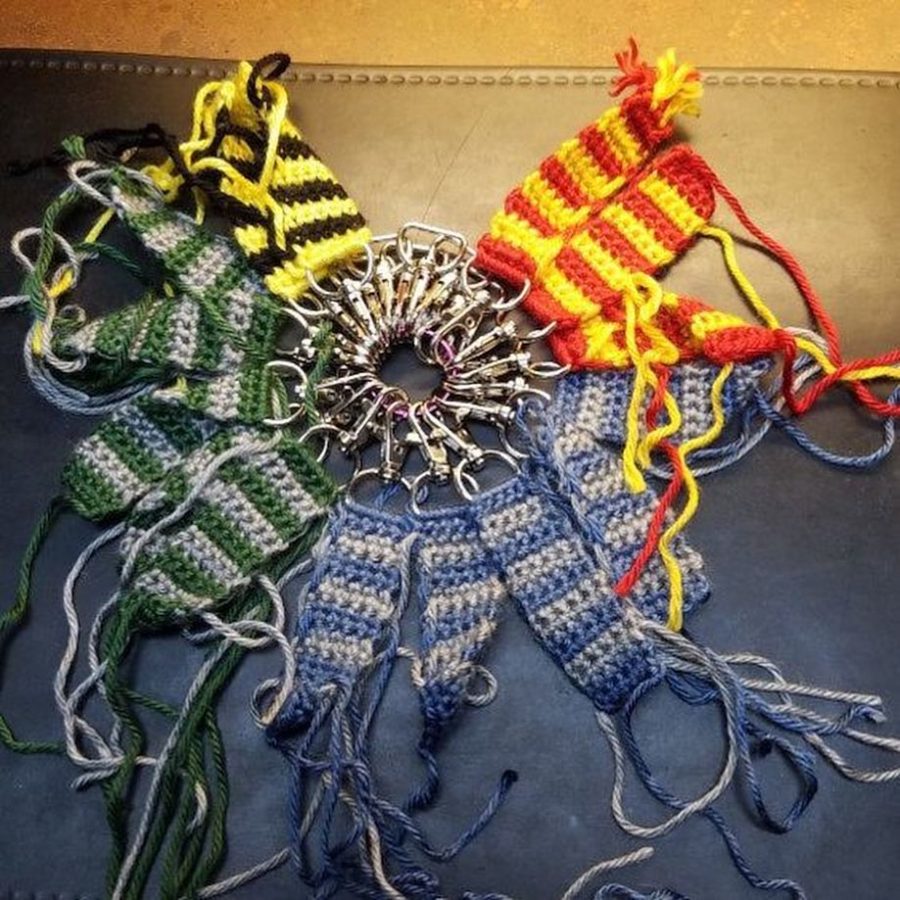 Hogwarts Scarf Keychains