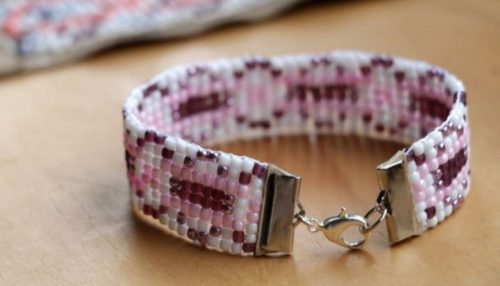 How to bead weave a bracelet